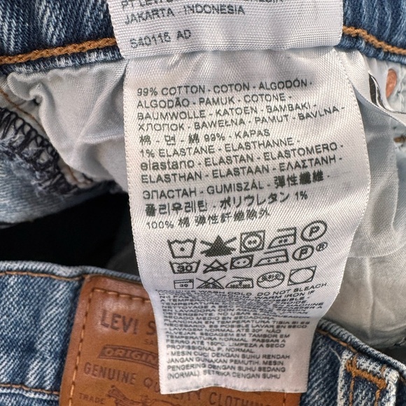 Levi's Premium Wedgie Straight Buttonfly Crop Raw Hem Women's Jeans size READ - Picture 15 of 16